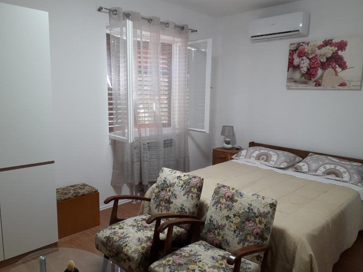 Soba Ivanka Mali Lošinj Exterior foto